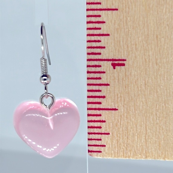 Clear Resin Heart Pendant Dangle Earrings Valentines - Picture 2 of 2
